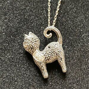 Cat pendant in marcasite